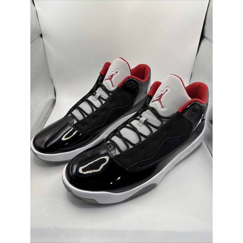 Nike Air Jordan Max Aura 2 Black White Wolf Grey Red CK6636-006 Men's Size 12.‎